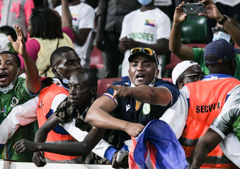 Перед матчем Камерун - Коморы в давке погибли 8 человек